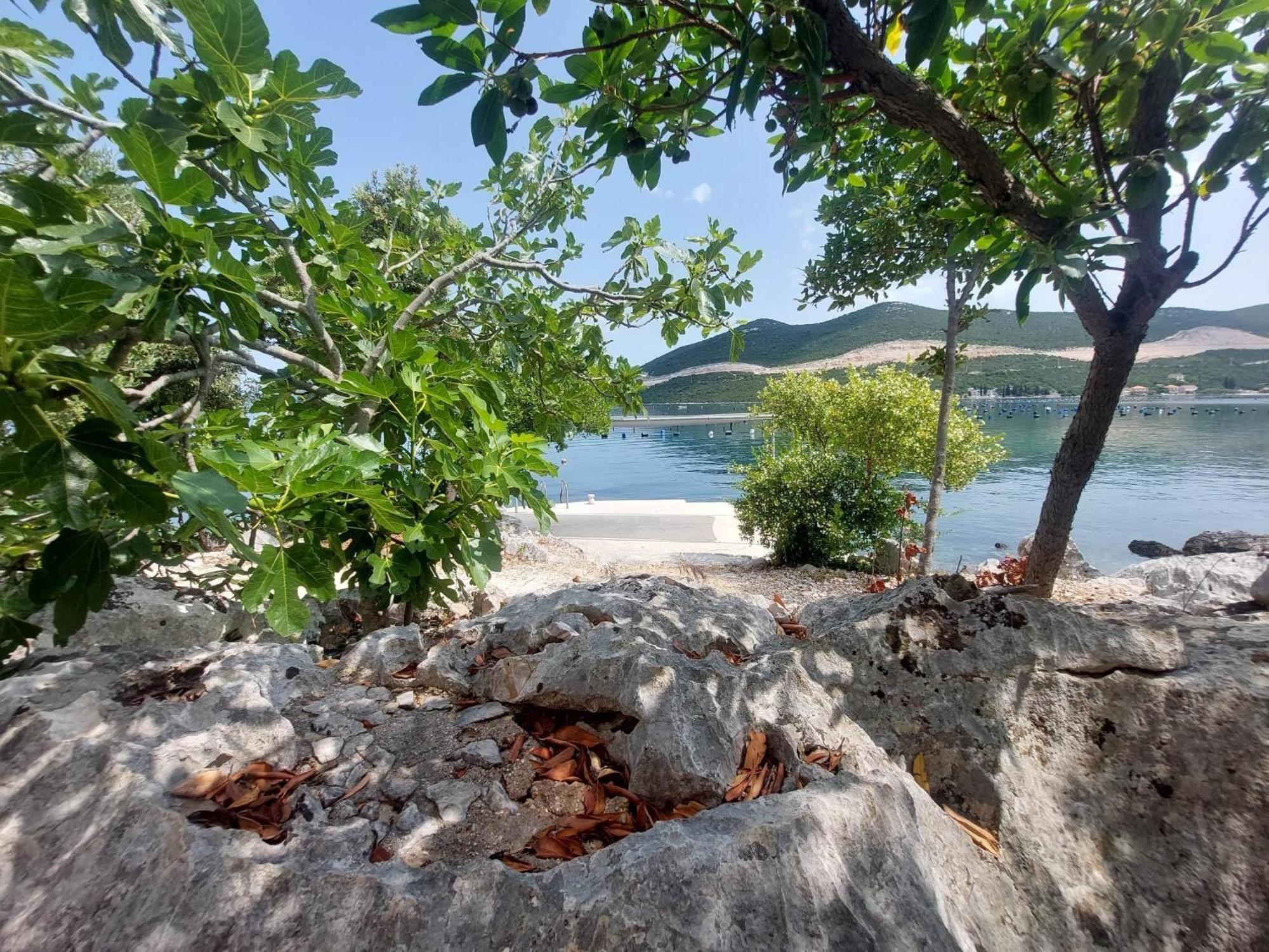 Apartments By The Sea Zuronja, Peljesac - 13202 Putniković Kültér fotó